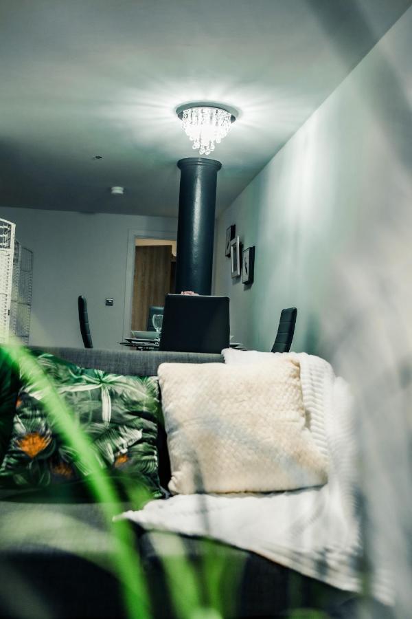 Bv Cosy Basement Apartment At Conditioning House Bradford  Exteriér fotografie