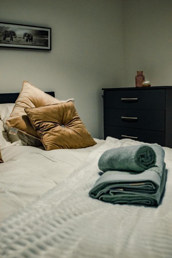 Bv Cosy Basement Apartment At Conditioning House Bradford  Exteriér fotografie